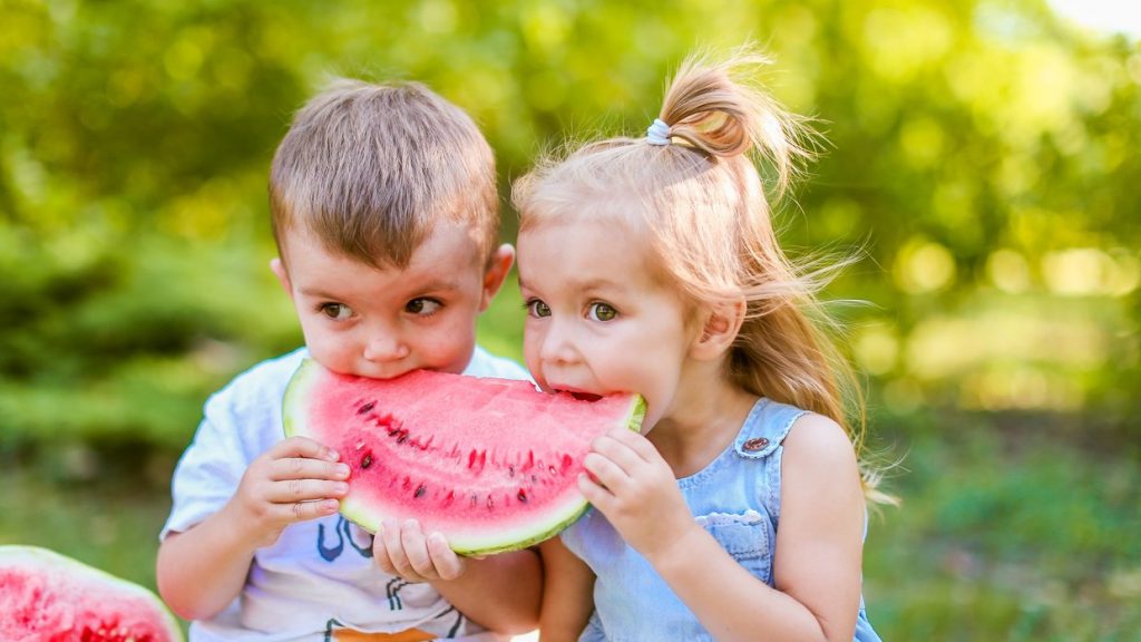 ¿Cómo cuidar la salud en los niños este verano?